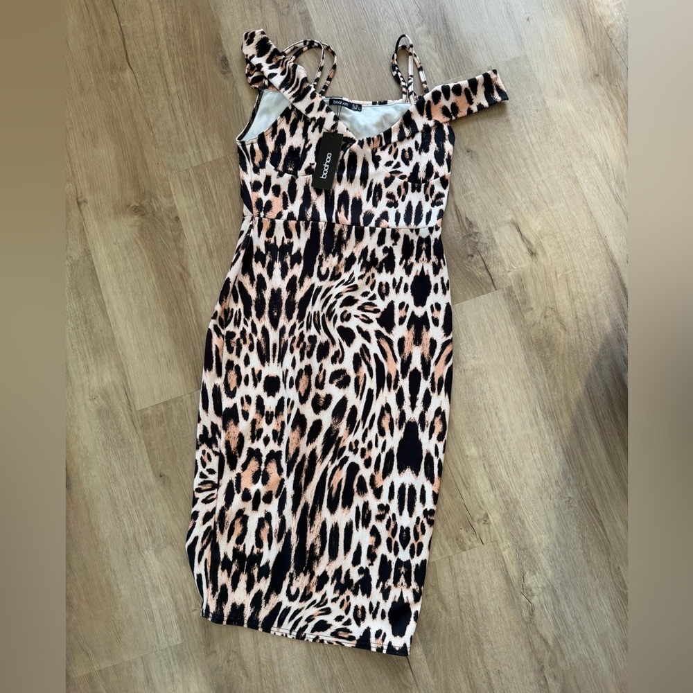 Boohoo Leopard/Cheetah Print Midi Dress